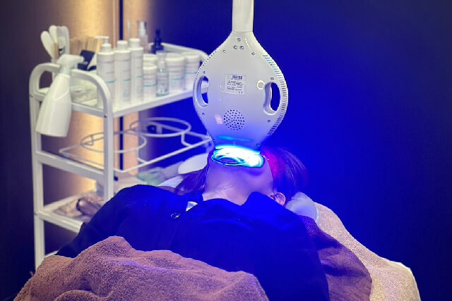 光（LED）ライトを2回照射